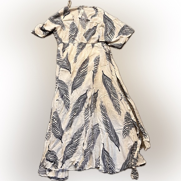 Corinth Maxi Dress - Picture 9 of 10